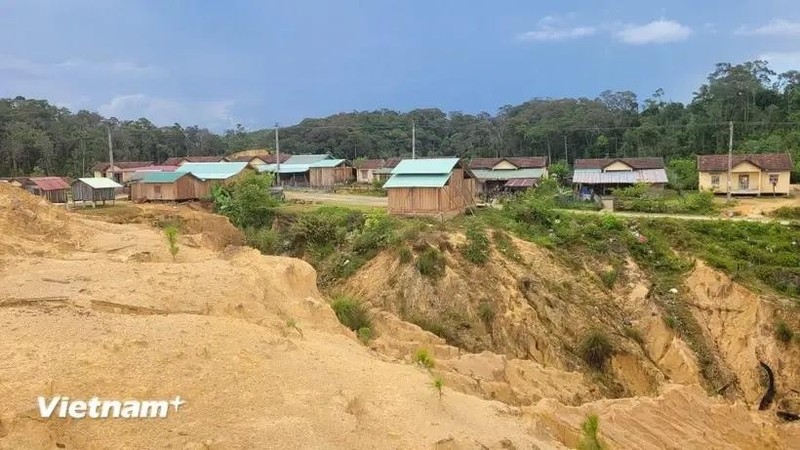 En la zona afectada por los terremotos en el distrito de Kon Plong, de la provincia de Kon Tum. (Fotografía: VNA)