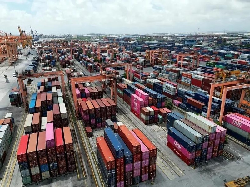 Almacén de contenedores en el puerto de Tan Vu. (Fotografía: VNA)