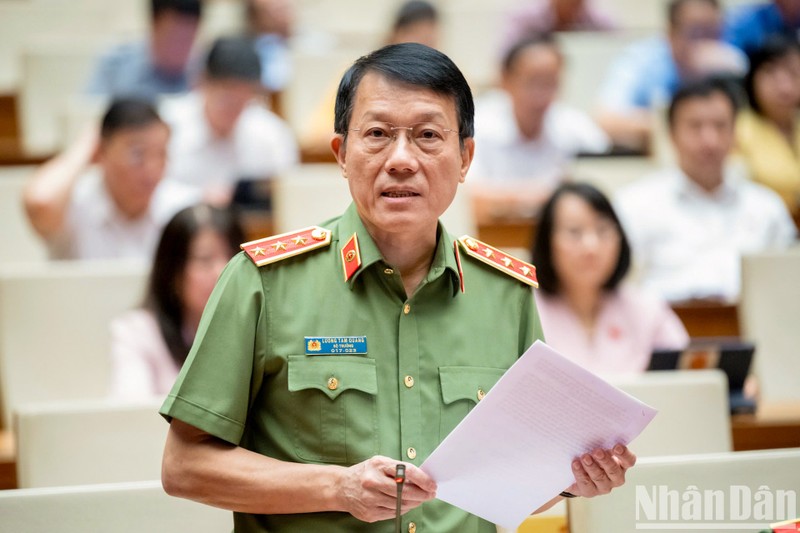 El ministro de Seguridad Pública de Vietnam, Luong Tam Quang, habla en la sesión. (Fotografía: Nhan Dan)