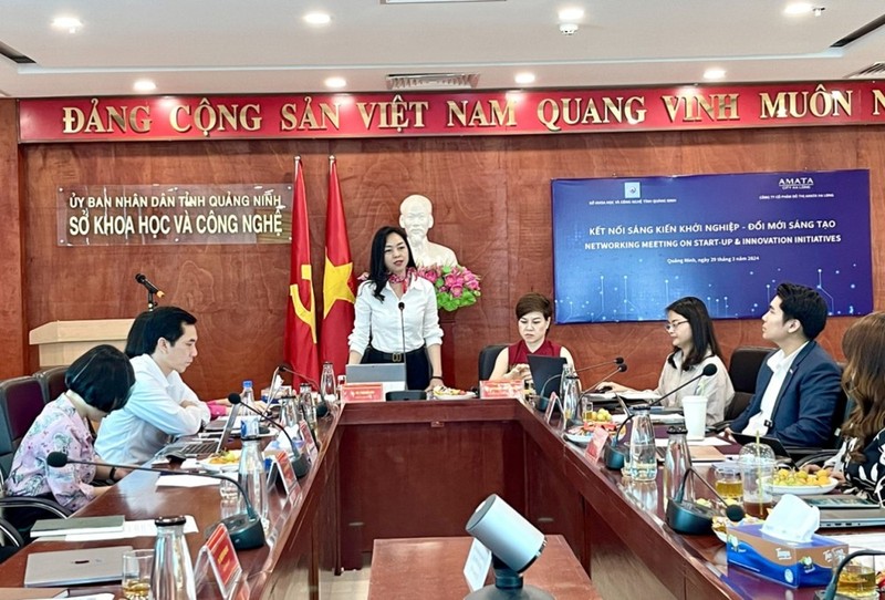 Dirigentes del Servicio de Ciencia y Tecnología de Quang Ninh sostienen una sesión de trabajo con la Asociación de Emprendimiento de Tailandia para conectar las startups y la innovación. (Fotografía: Servicio de Ciencia y Tecnología)