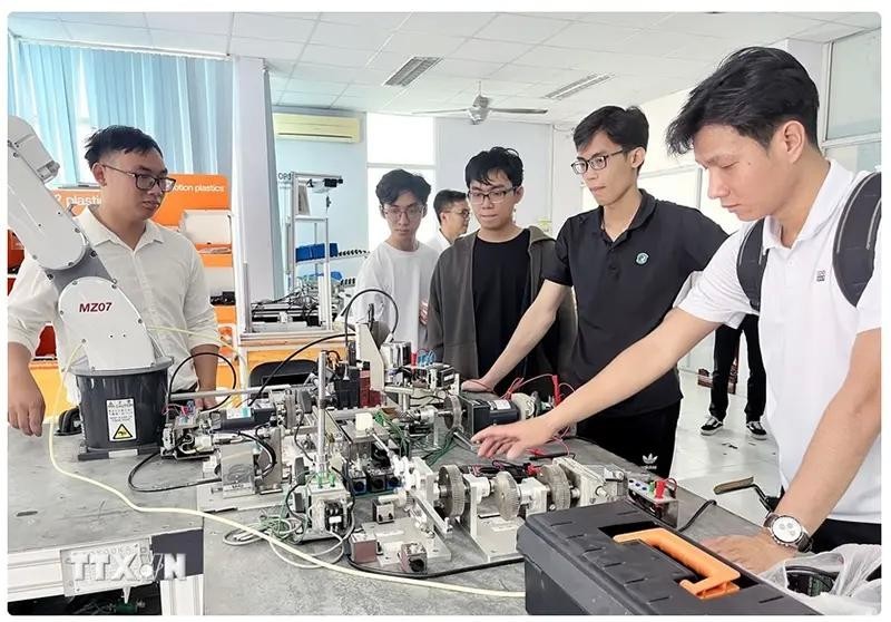 Estudiantes en el Centro de Formación del Parque de Alta Tecnología de Ciudad Ho Chi Minh. (Fotografía: VNA)