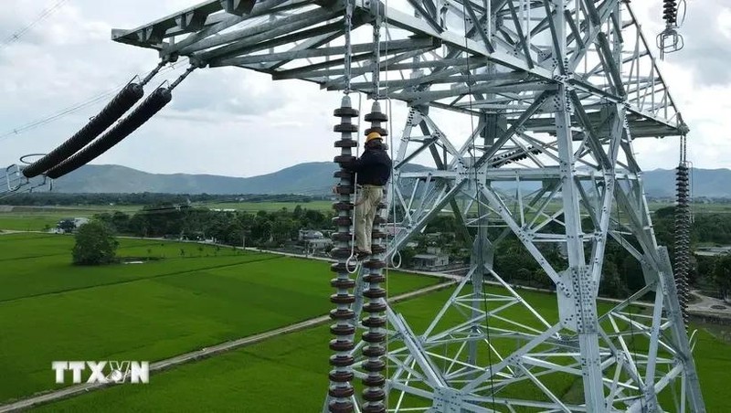 La línea de transmisión eléctrica de 500 kV circuito 3 desde Quang Trach, en la provincia central de Quang Binh, hasta Pho Noi, en la norteña de Hung Yen. (Fotografía: VNA)