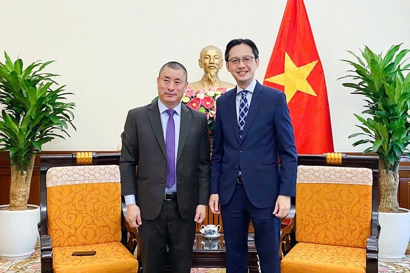 El viceministro de Relaciones Exteriores de Vietnam Do Hung Viet y el embajador de Bután en Tailandia, concurrente en Vietnam, Kinzang Dorji. (Fotografía: VNA)