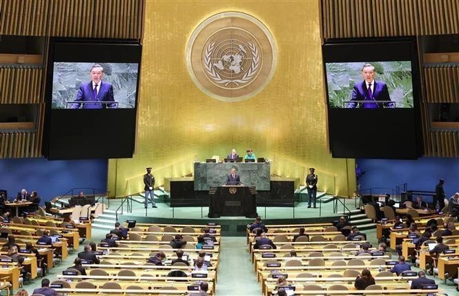 El secretario general del Partido Comunista de Vietnam y presidente del país, To Lam, interviene en el debate. (Fotografía: VNA)