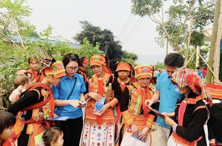 Una de las actividades de divulgación sobre la transformación digital en la provincia de Lai Chau. (Fotografía: Internet)