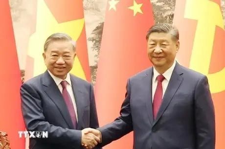 El secretario general del Partido Comunista de Vietnam y presidente del país, To Lam, y su homólogo chino, Xi Jinping. (Fotografía: VNA)