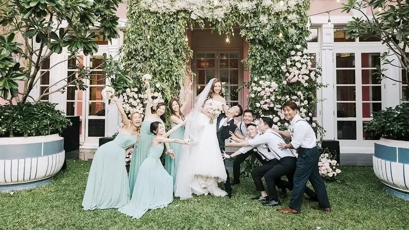 Una pareja extranjera celebra su boda en JW Mariott Phu Quoc Emerald Bay Resort&Spa. (Fotografía: MPQ)