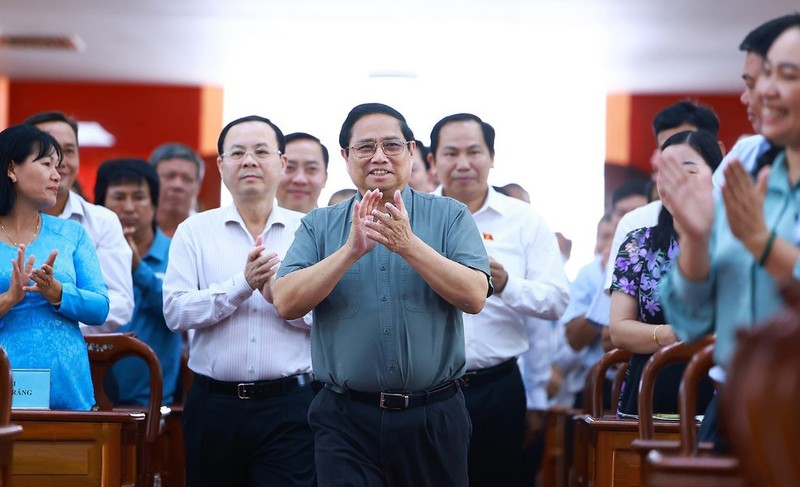 El primer ministro Pham Minh Chinh se reúne con votantes de la ciudad de Can Tho. (Fotografía: VNA)