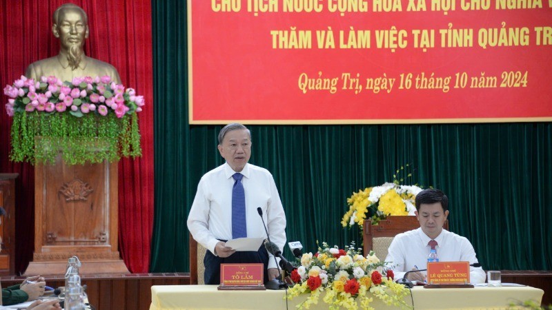 El secretario general del Partido Comunista de Vietnam y presidente del país, To Lam, habla en la reunión. (Fotografía: Nhan Dan)