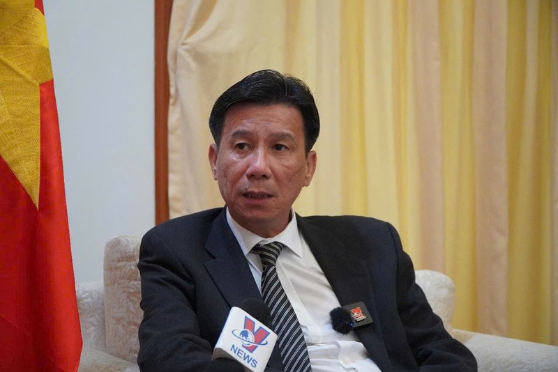 El embajador de Vietnam en Indonesia, Ta Van Thong, en la entrevista. (Fotografía: VNA)