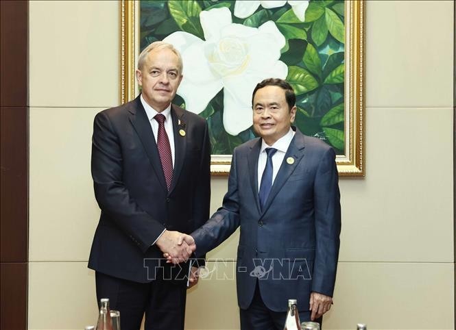 El presidente de la Asamblea Nacional de Vietnam, Tran Thanh Man, y el presidente de la Cámara de Representantes de la Asamblea Nacional de Bielorrusia (Cámara baja), Igor Sergeyenko. (Fotografía: VNA)