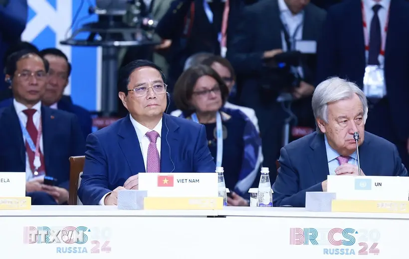 El primer ministro de Vietnam, Pham Minh Chinh, participa en la Cumbre del grupo ampliado de los BRICS. (Fotografía: VNA)