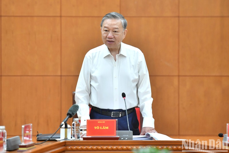 El secretario general del Partido Comunista de Vietnam, To Lam, interviene en la sesión. (Fotografía: Nhan Dan)