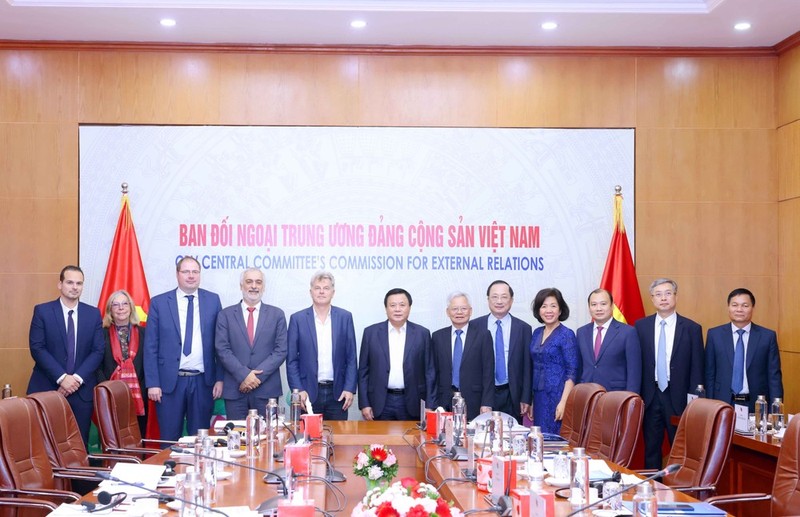 Los delegados del Partido Comunista de Vietnam y del Partido Comunista Francés. (Fotografía: VNA)