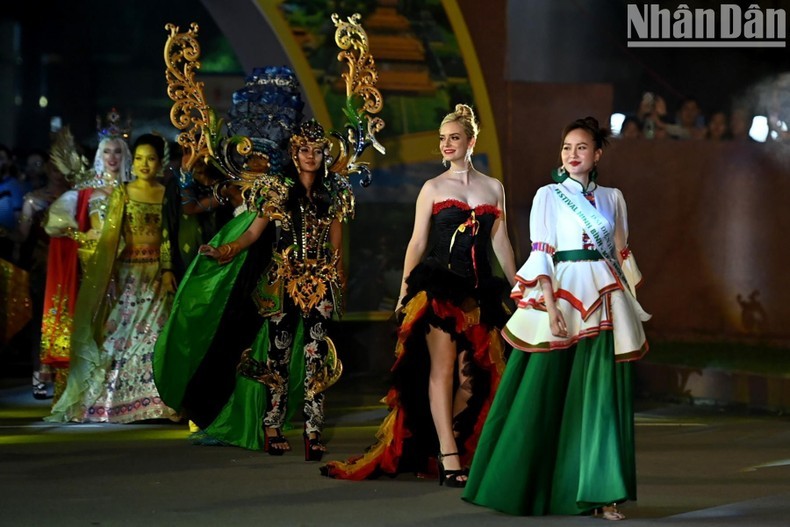 Una actividad en el Festival de Ninh Binh 2022. (Fotografía: Nhan Dan)