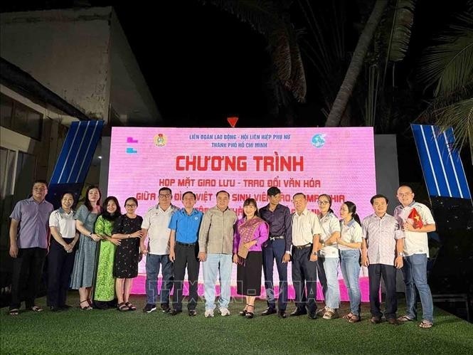 Los estudiantes laosianos, camboyanos y familias vietnamitas en el evento. (Fotografía: VNA)