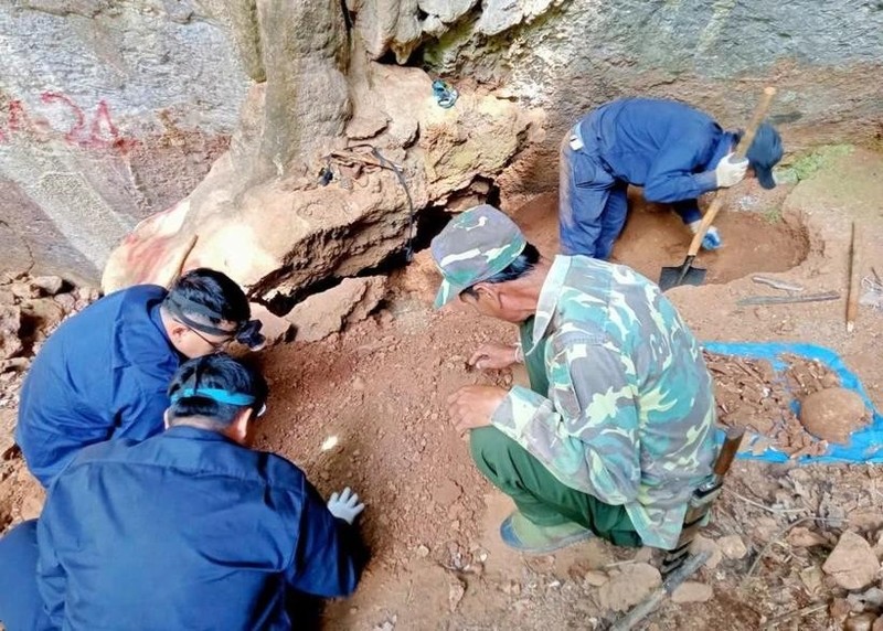 La búsqueda de restos de soldados voluntarios y expertos vietnamitas caídos en la provincia laosiana de Xiangkhouang. (Fotografía: baonghean.vn)