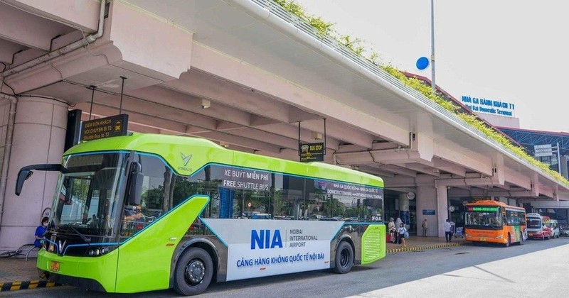 Los autobuses en el aeropuerto internacional de Noi Bai. (Fotografía: VNA)