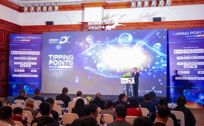 El evento en conmemoración del Día de Internet 2024 tiene el tema "Nuevos avances para Internet en Vietnam". (Fotografía: VNA)