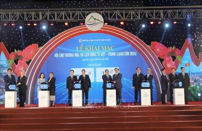 En la inauguración de la Feria Internacional de Comercio y Turismo Vietnam-China. (Fotografía: VNA)