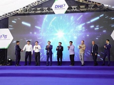 La ceremonia de inauguración de la fábrica en Hai Duong. (Fotografía: VNA)