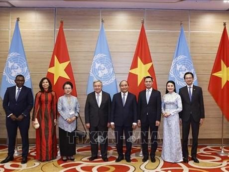El presidente vietnamita, Nguyen Xuan Phuc, y el secretario general de las Naciones Unidas, António Guterres, asistieron a la ceremonia. (Fotografía: VNA)