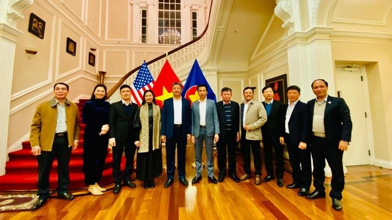 La delegación de Hanói se reúne con la Embajada de Vietnam en Estados Unidos.