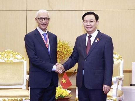 Vuong Dinh Hue, presidente de la Asamblea Nacional de Vietnam y Rachid Talbi El Alami, presidente de la Cámara de Representantes de Marruecos. (Fotografía: VNA)