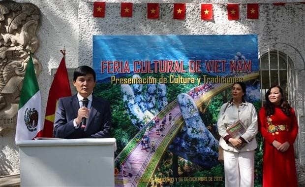 El embajador Nguyen Hoanh Nam habla en el evento. (Fotografía: VNA)