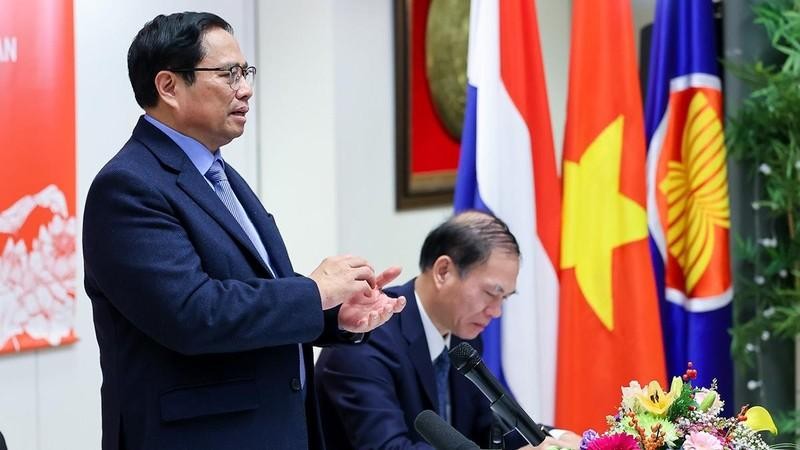 Premier vietnamita se reúne con comunidad connacional en Países Bajos. (Fuente: Nhan Dan)
