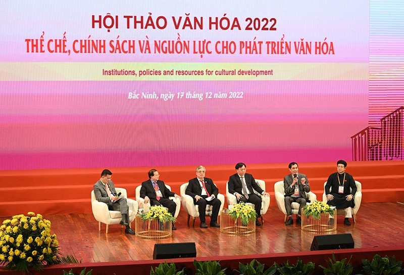 La conferencia “Instituciones, políticas y recursos para el desarrollo cultural” se celebra en la ciudad de Bac Ninh.