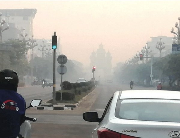 Grave contaminación del aire en Laos.