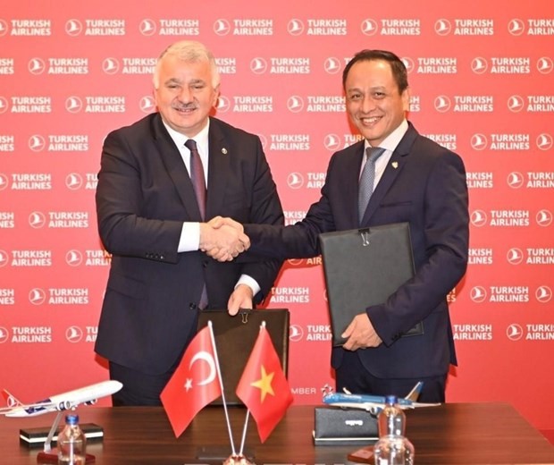 Vietnam Airlines firma acuerdo de cooperación con Turkish Airlines. (Fotografía: VNA)