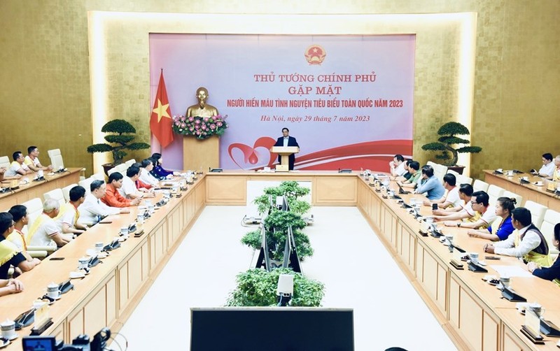 El primer ministro de Vietnam, Pham Minh Chinh, habla en el programa. (Fotografía: VNA)