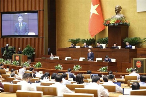 El ministro de Justicia, Le Thanh Long, en sesión interpelación. (Fotografía: VNA)