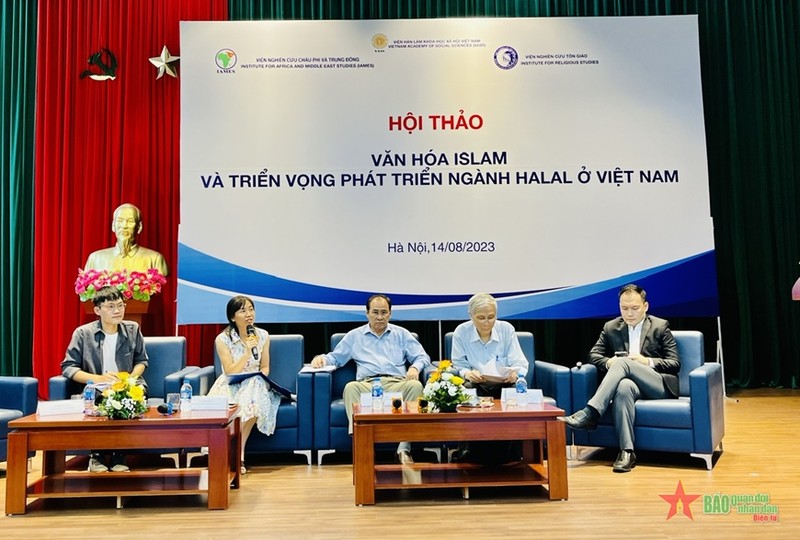 Delegados en el seminario científico sobre la cultura islámica y las perspectivas de la industria Halal en Vietnam. (Fotografía: qdnd.vn)