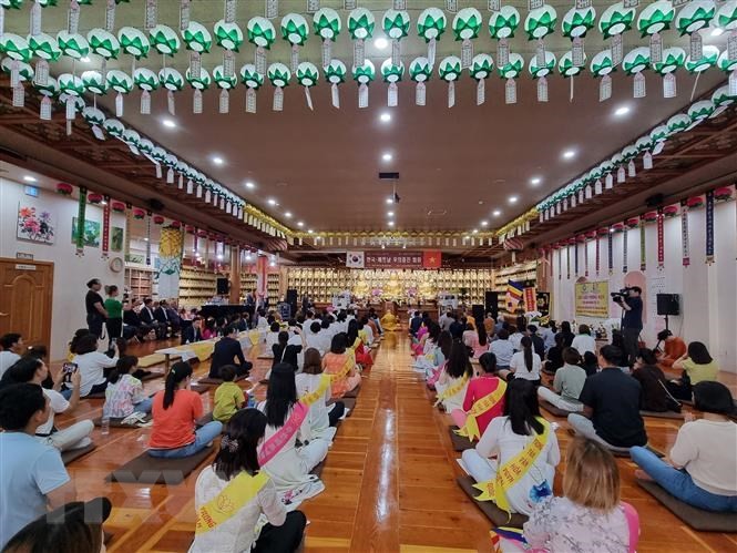 Durante el festival Vu Lan en Corea del Sur. (Fotografía: VNA)