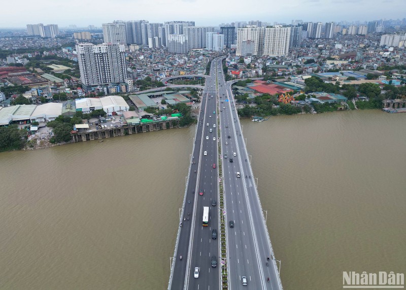 La segunda fase de la construcción del puente de Vinh Tuy se inauguró el 30 de agosto pasado, en ocasión del Día Nacional (2 de septiembre) y el 69 aniversario de liberación de la capital (10 de octubre de 1954).