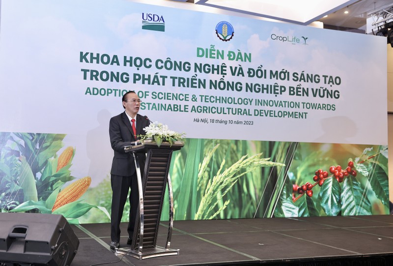 El viceministro de Agricultura y Desarrollo Rural, Phung Duc Tien, interviene en el foro. (Foto: Nhan Dan)