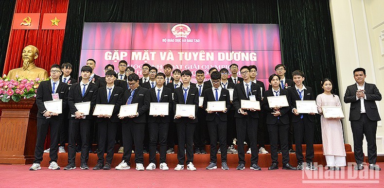 Los estudiantes ganadores de las Olimpiadas Internacionales.