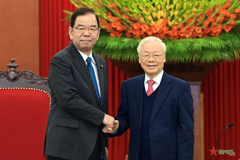 El secretario general del Comité Central del Partido Comunista de Vietnam, Nguyen Phu Trong, y el presidente del Presídium del Comité Central del Partido Comunista de Japón, Shii Kazuo. (Fotografía: qdnd.vn)