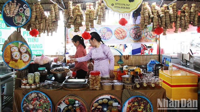 Celebran en provincia de Hau Giang festival de cultura y gastronomía.