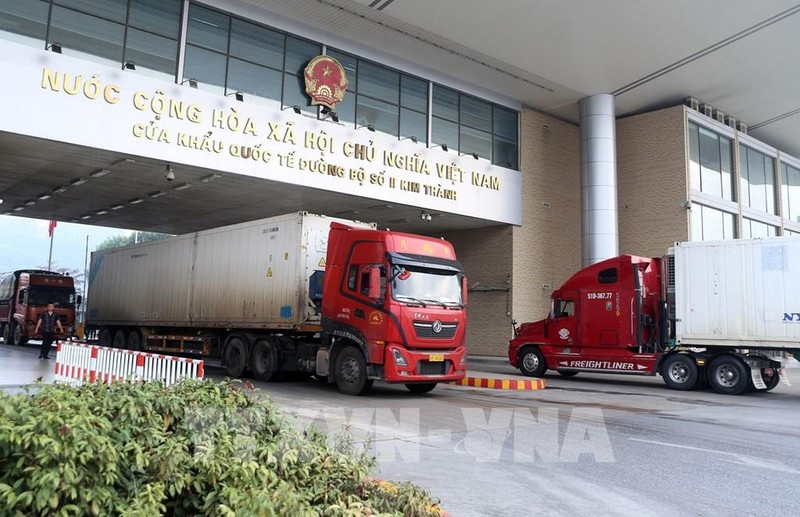 Actividades de importación y exportación a través de la Puerta Fronteriza Internacional No. II de Kim Thanh, provincia de Lao Cai. (Fotografía: VNA)