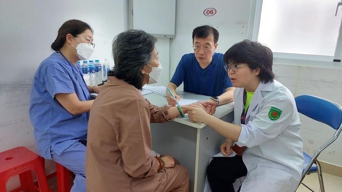 Organización surcoreana fr Wonkang realiza exámenes médicos gratuitos en Long An.