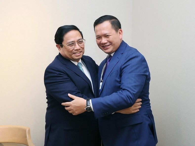 El primer ministro de Vietnam, Pham Minh Chinh, y su homólogo camboyano, Hun Manet. (Fotografía: VNA)
