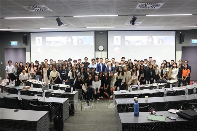 Estudiantes vietnamitas en Australia. (Fotografía: Archivo de VNA)