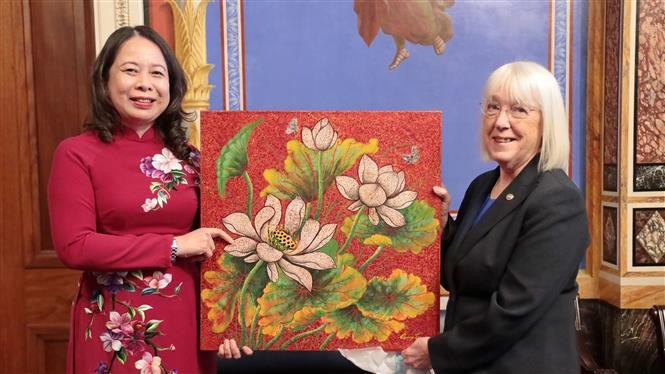 La vicepresidenta de Vietnam, Vo Thi Anh Xuan, y la presidenta pro témpore del Senado estadounidense, Patty Murray. (Fotografía: VNA)