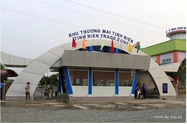 Zona comercial de Tinh Bien en la provincia de An Giang. (Fotografía: VNA)