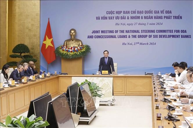 El viceprimer ministro de Vietnam Tran Luu Quang en la reunión. (Fotografía: VNA)