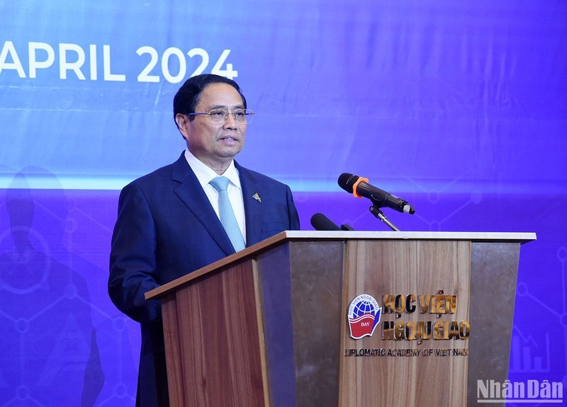 El primer ministro de Vietnam, Pham Minh Chinh, interviene en la cita. (Fotografía: VNA)